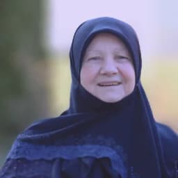 Tante Emine aus Mazedonien